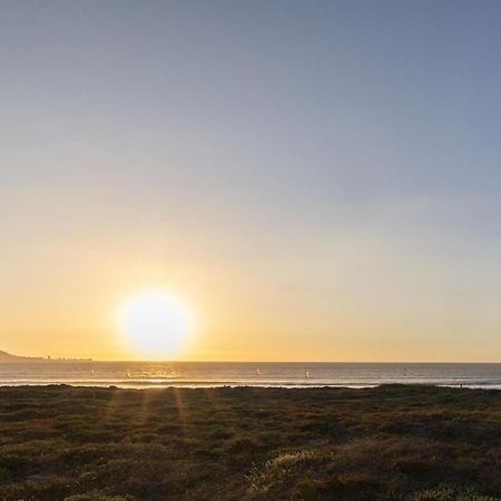 Ocean 9 - Sunset Beachfront Residency Cape Town Exterior photo