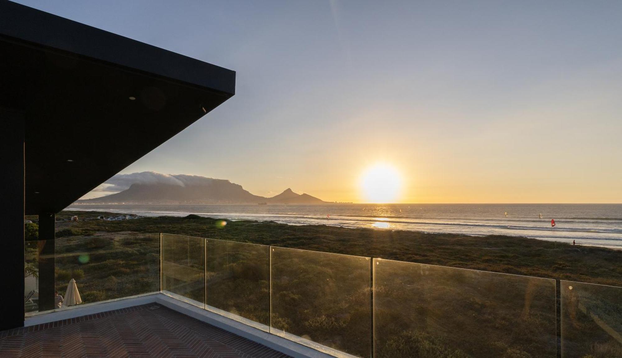 Ocean 9 - Sunset Beachfront Residency Cape Town Exterior photo