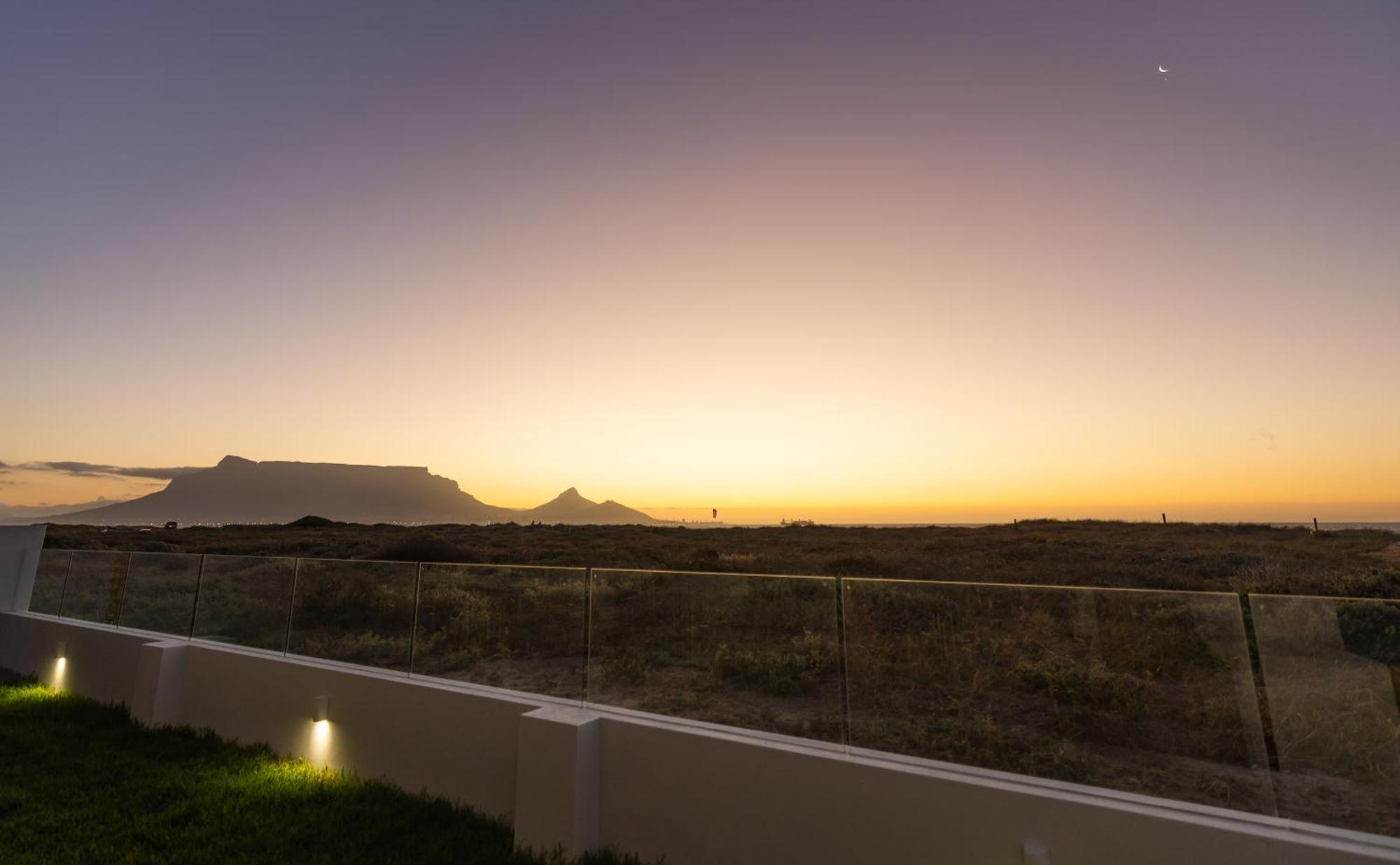 Ocean 9 - Sunset Beachfront Residency Cape Town Exterior photo